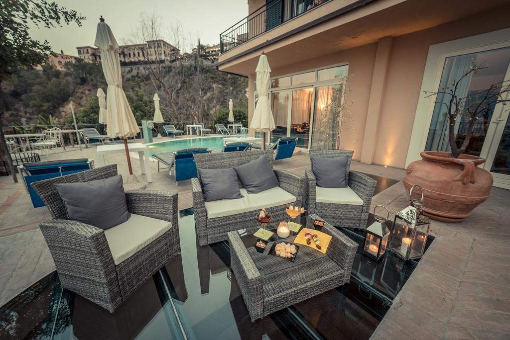 Meridiana Hotel Taormina Exterior foto